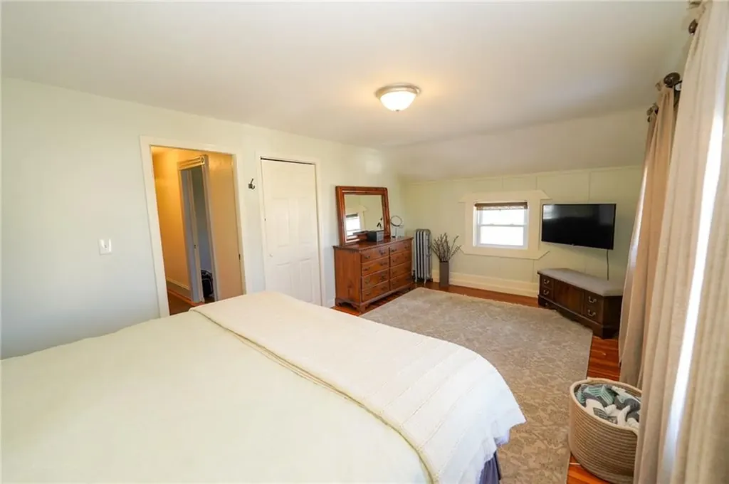 31 Fenmoor Street East Providence RI 02914