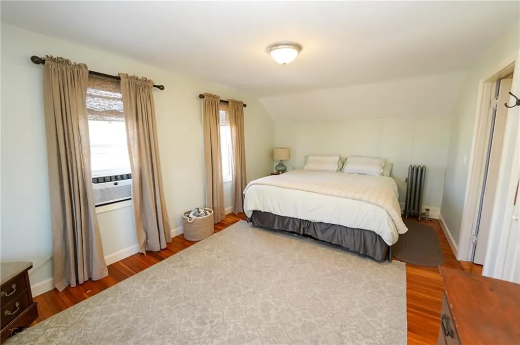 31 Fenmoor Street East Providence RI 02914
