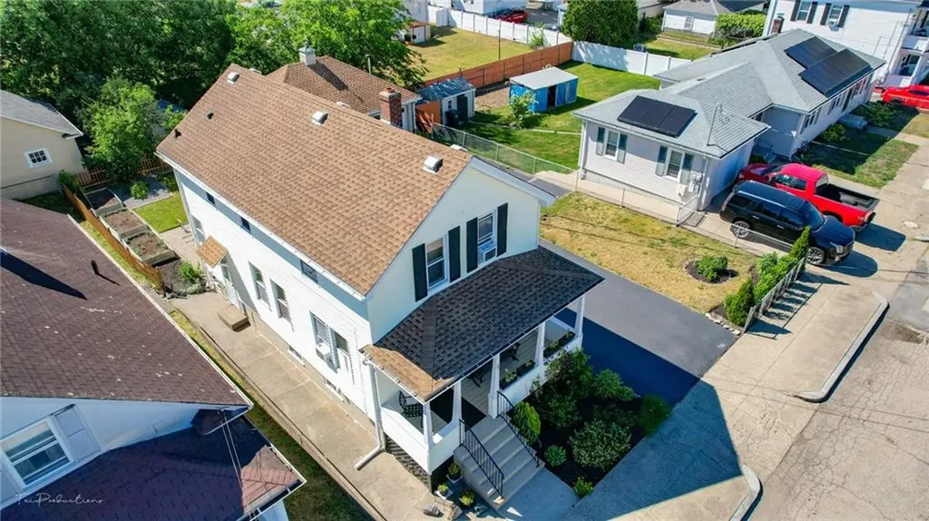 31 Fenmoor Street East Providence RI 02914