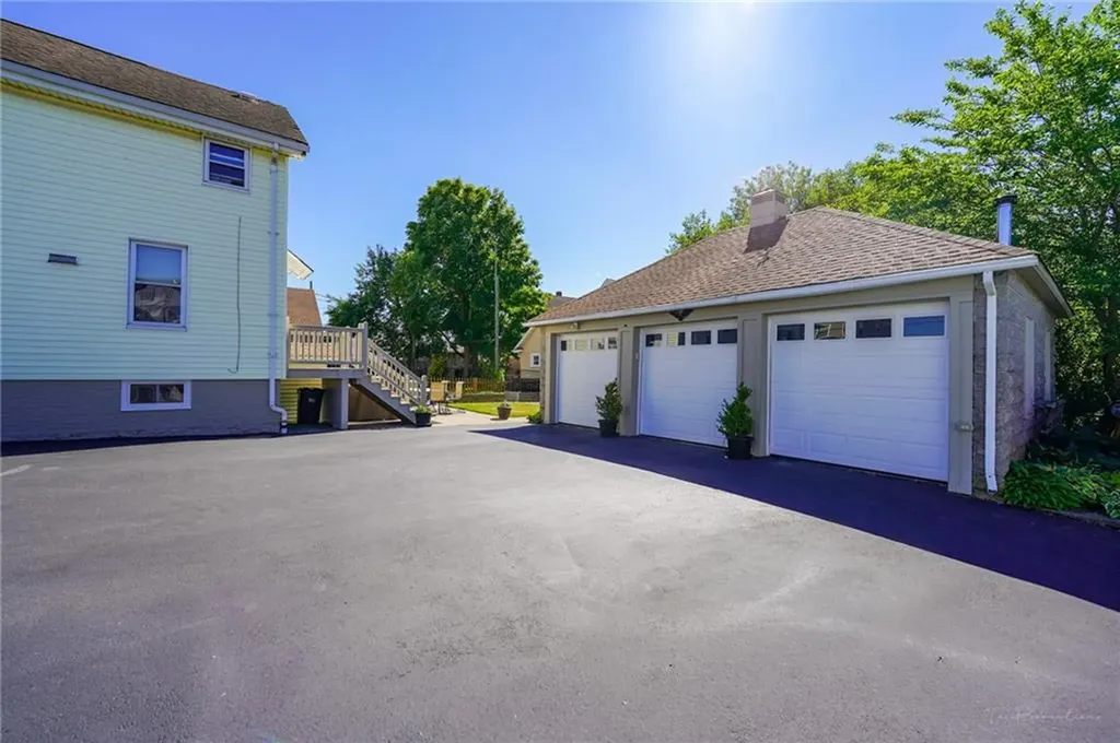 31 Fenmoor Street East Providence RI 02914