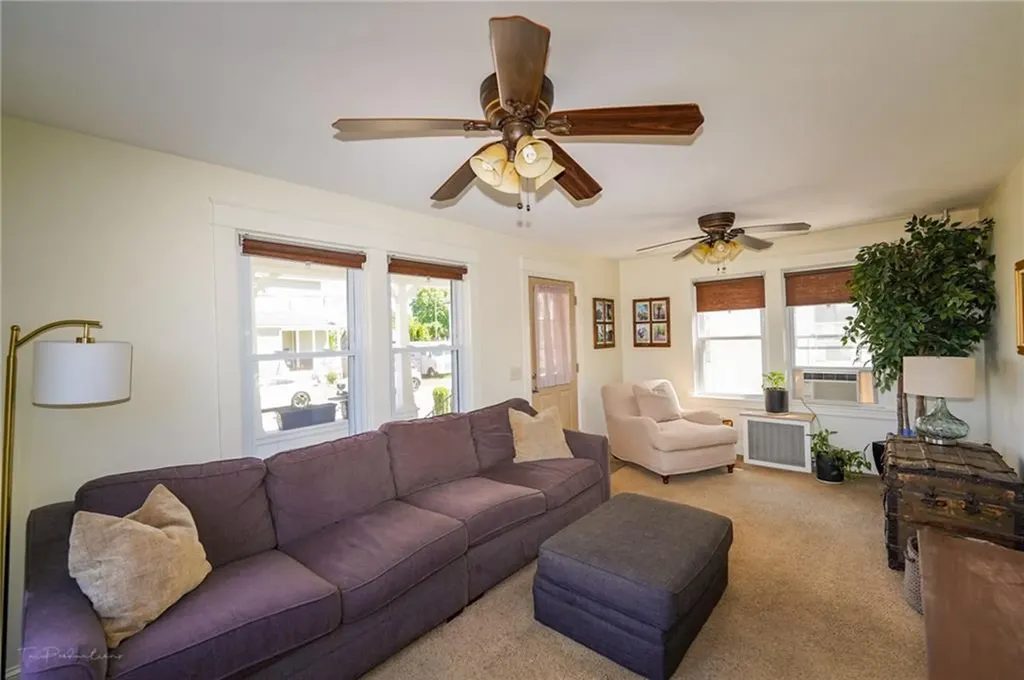 31 Fenmoor Street East Providence RI 02914