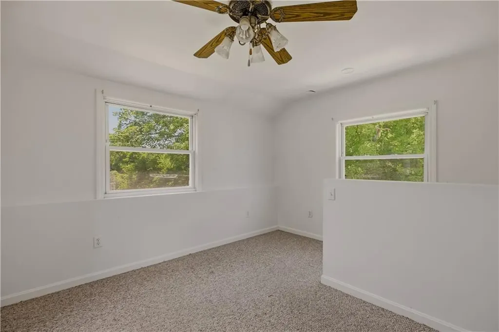 21 East Road Tiverton RI 02878