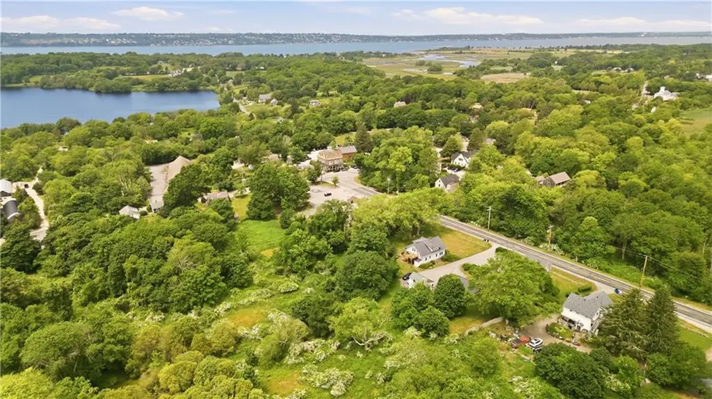 21 East Road Tiverton RI 02878