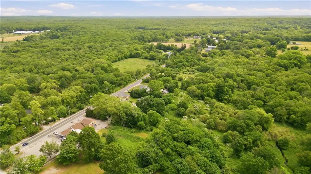 21 East Road Tiverton RI 02878