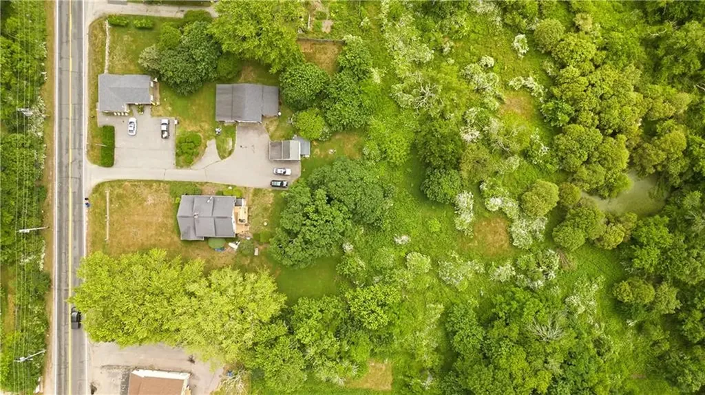 21 East Road Tiverton RI 02878