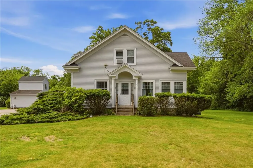 21 East Road Tiverton RI 02878