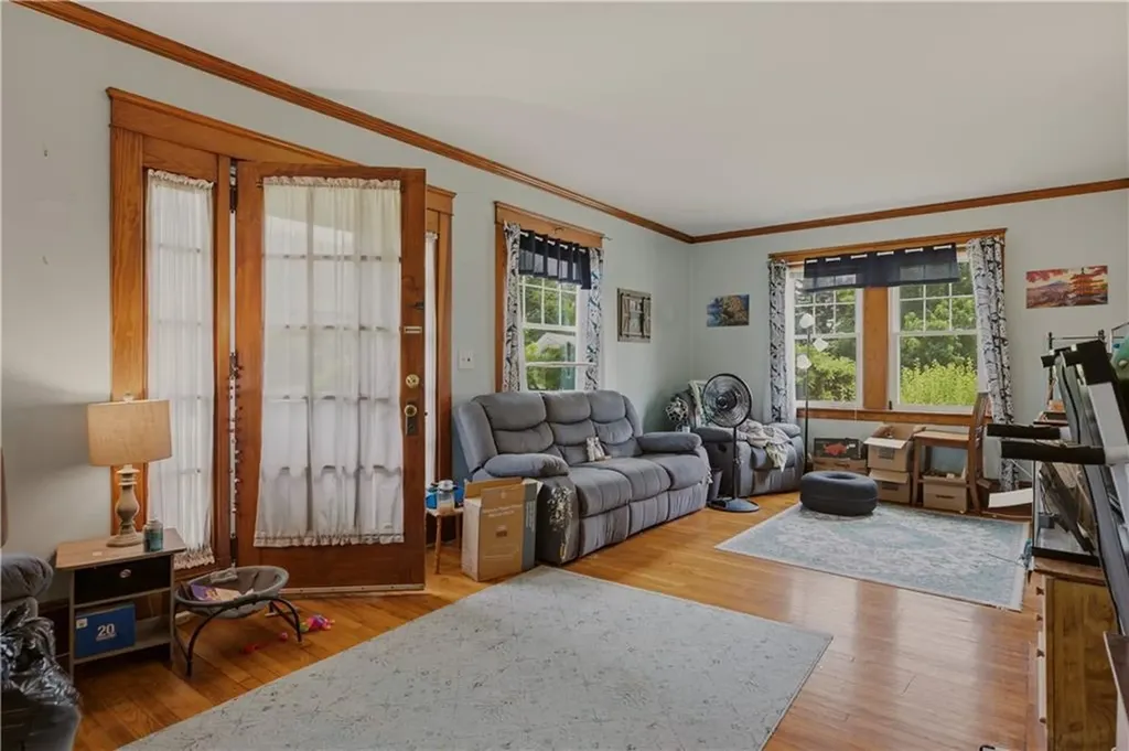 21 East Road Tiverton RI 02878