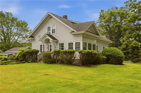 21 East Road Tiverton RI 02878