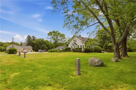 21 East Road Tiverton RI 02878