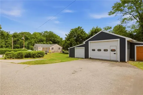 21 East Road Tiverton RI 02878