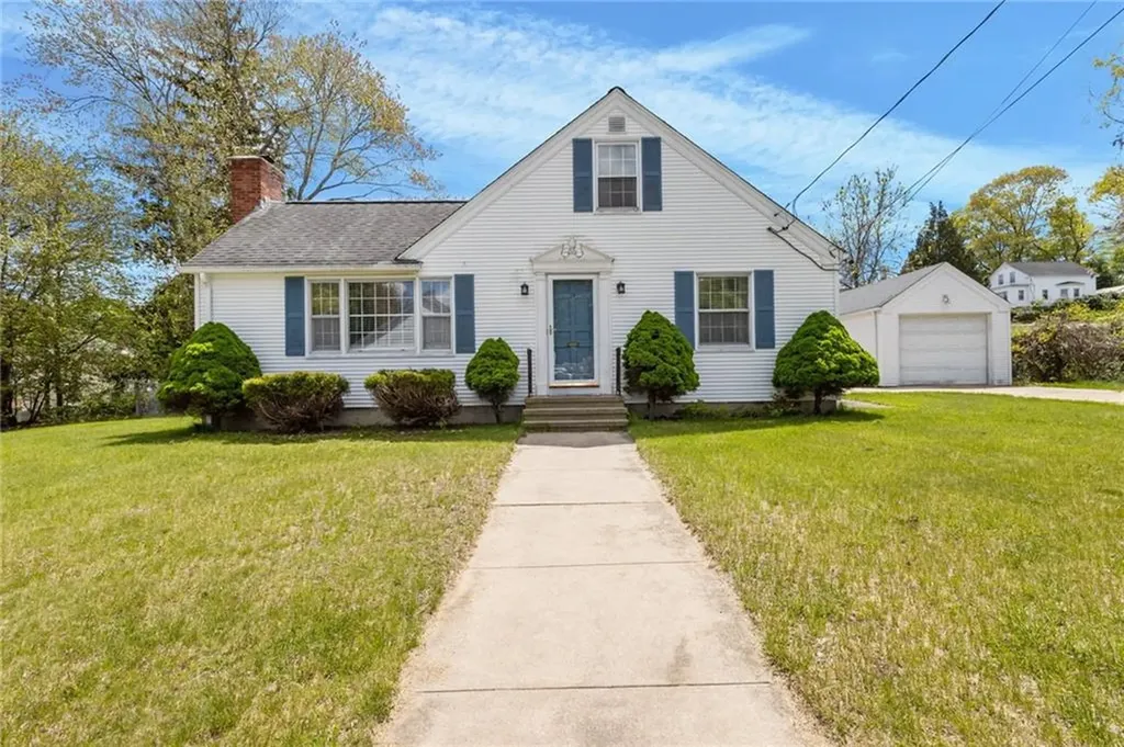 74 Youngs Avenue West Warwick RI 02893