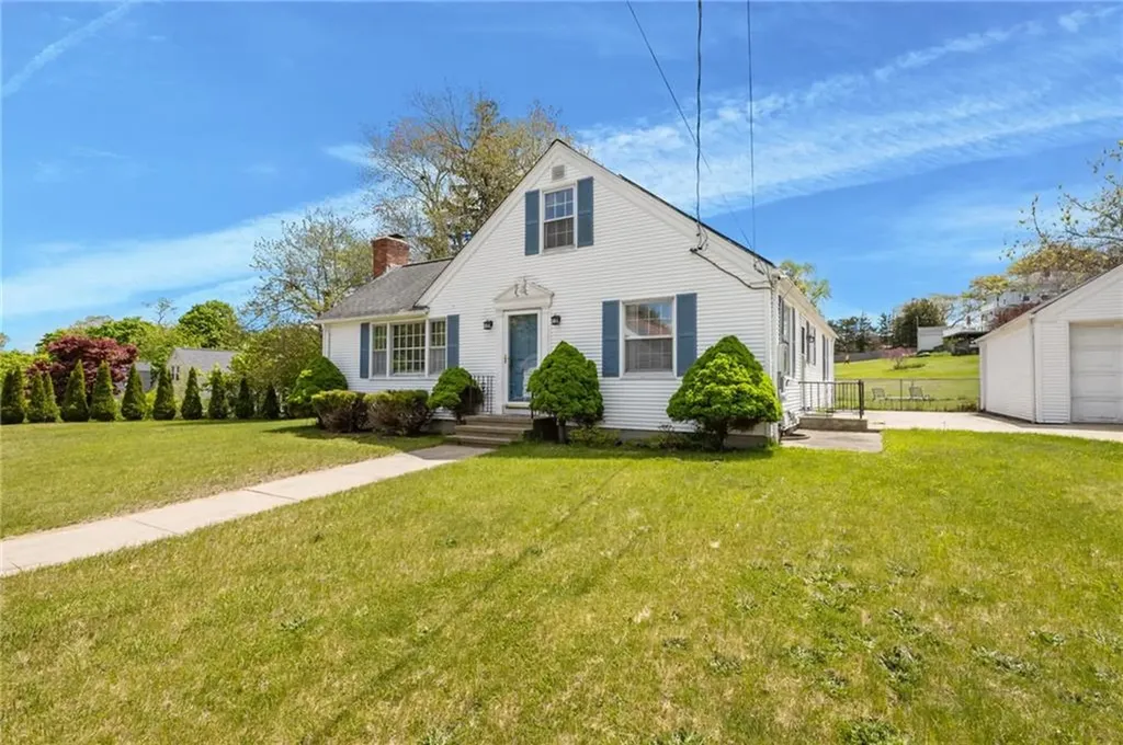 74 Youngs Avenue West Warwick RI 02893