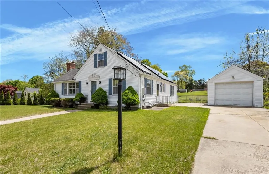 74 Youngs Avenue West Warwick RI 02893