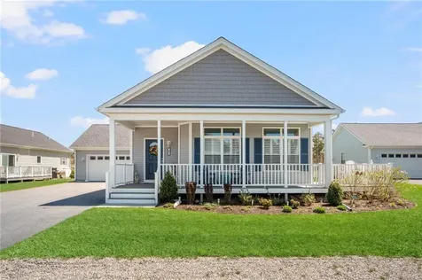 61 Sand Wedge Lane South Kingstown RI 02879