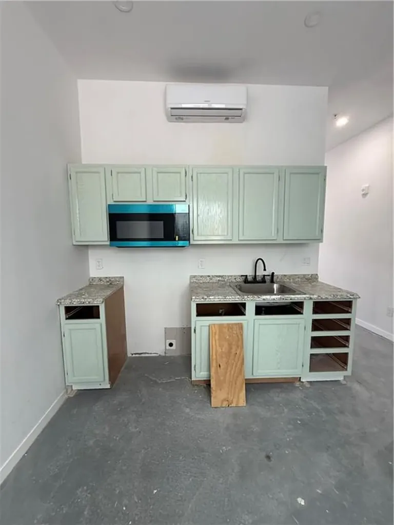 536 Smith Street Providence RI 02908