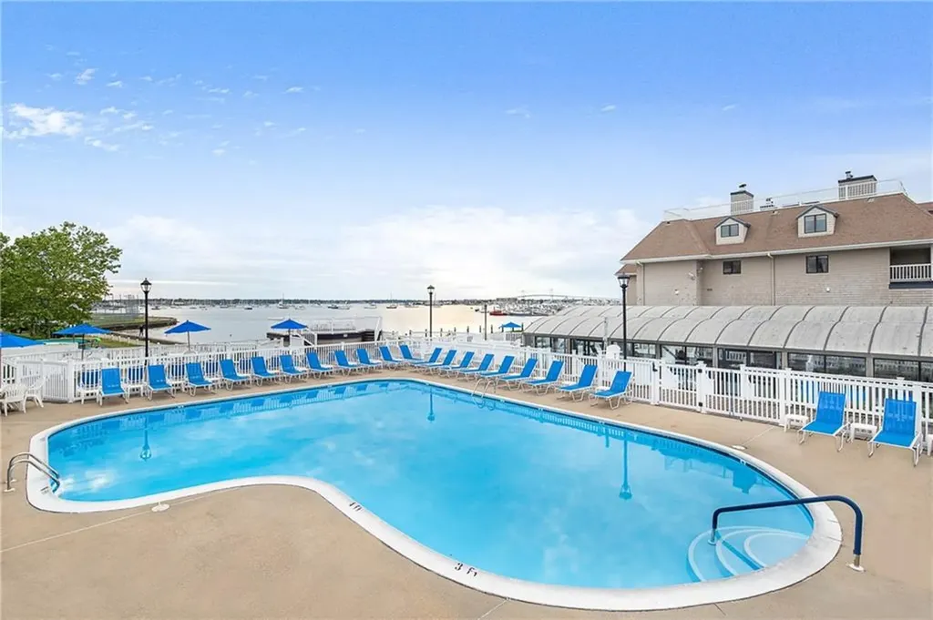 551 Thames Street Newport RI 02840