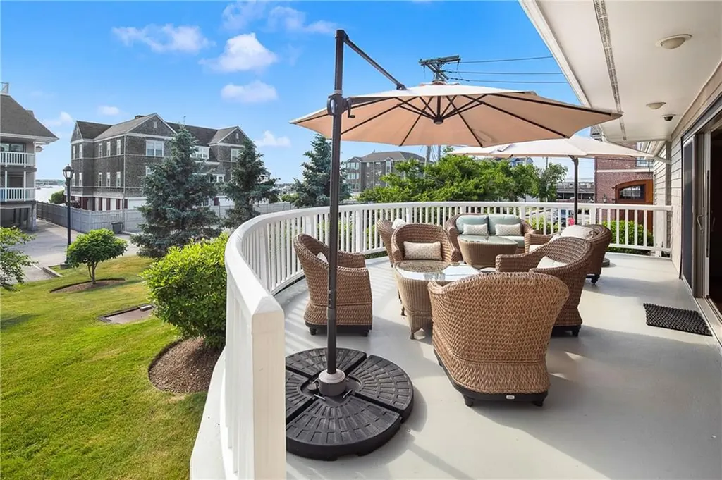 551 Thames Street Newport RI 02840