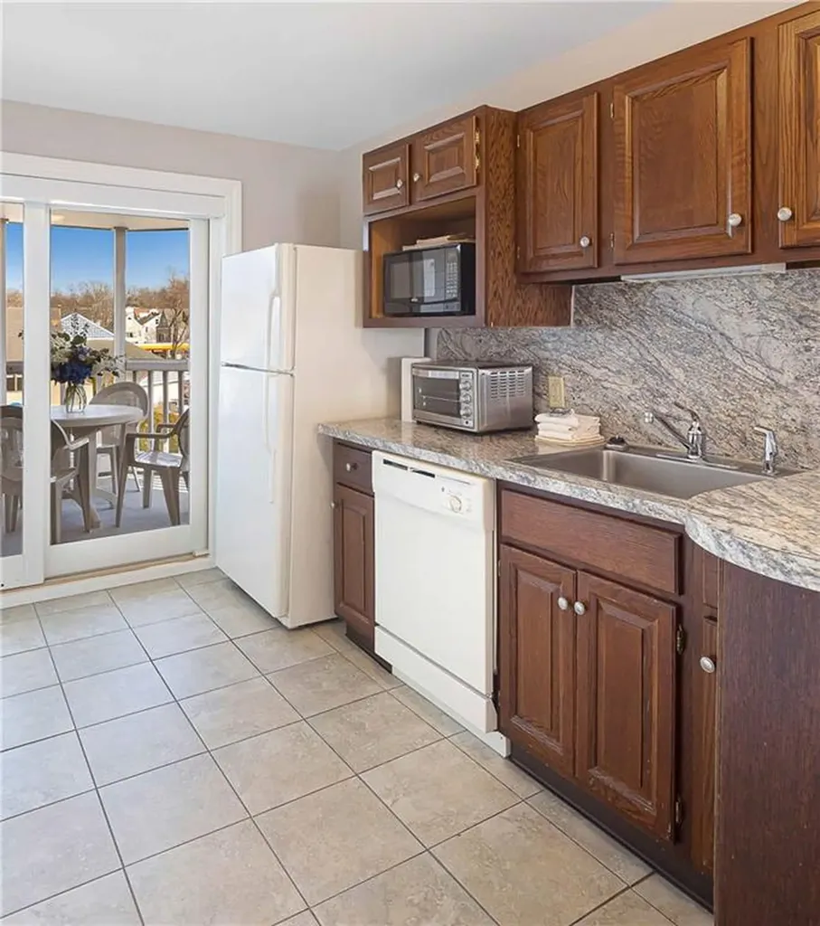 551 Thames Street Newport RI 02840