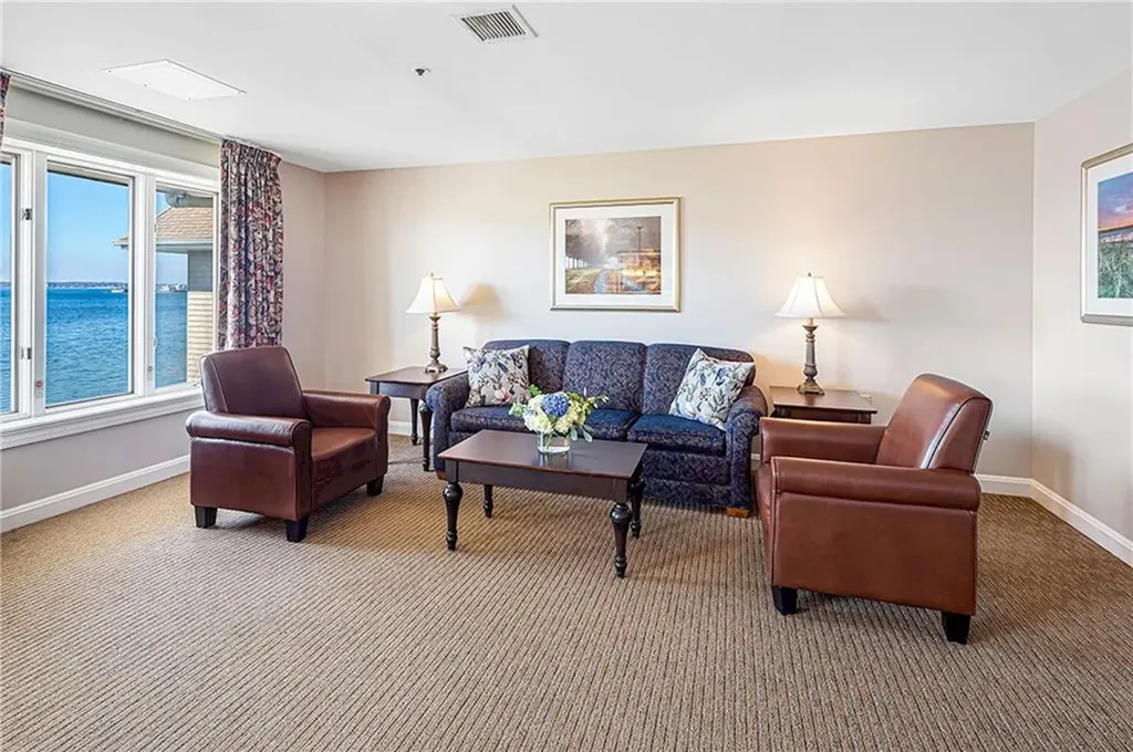 551 Thames Street Newport RI 02840