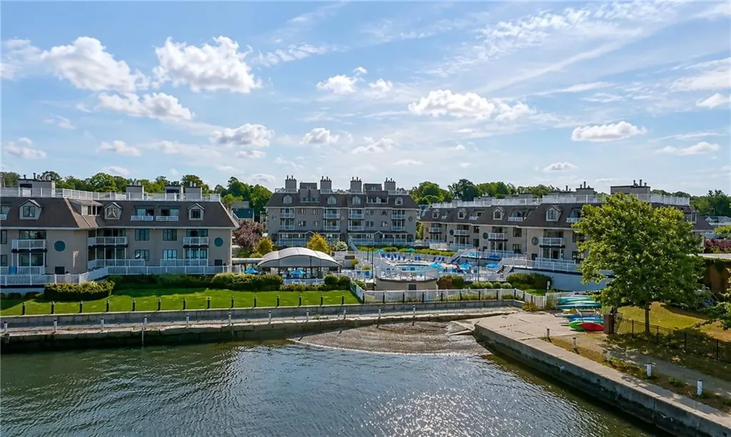 551 Thames Street Newport RI 02840