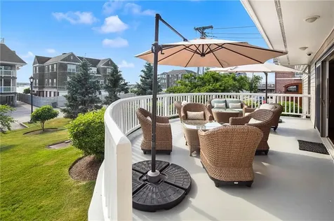 551 Thames Street Newport RI 02840