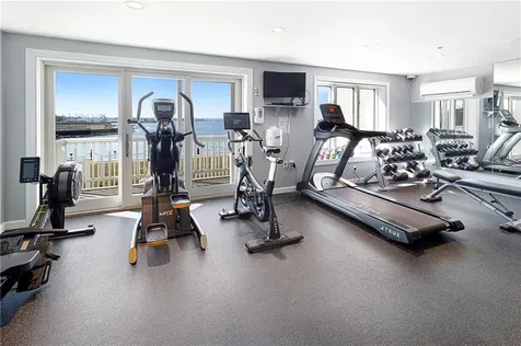 551 Thames Street Newport RI 02840