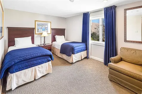 551 Thames Street Newport RI 02840