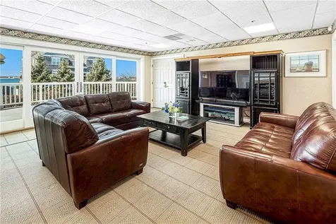 551 Thames Street Newport RI 02840