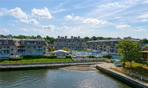 551 Thames Street Newport RI 02840