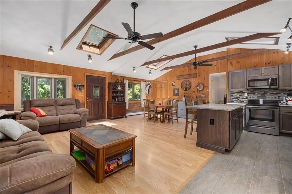 456 Rockland Road Scituate RI 02857