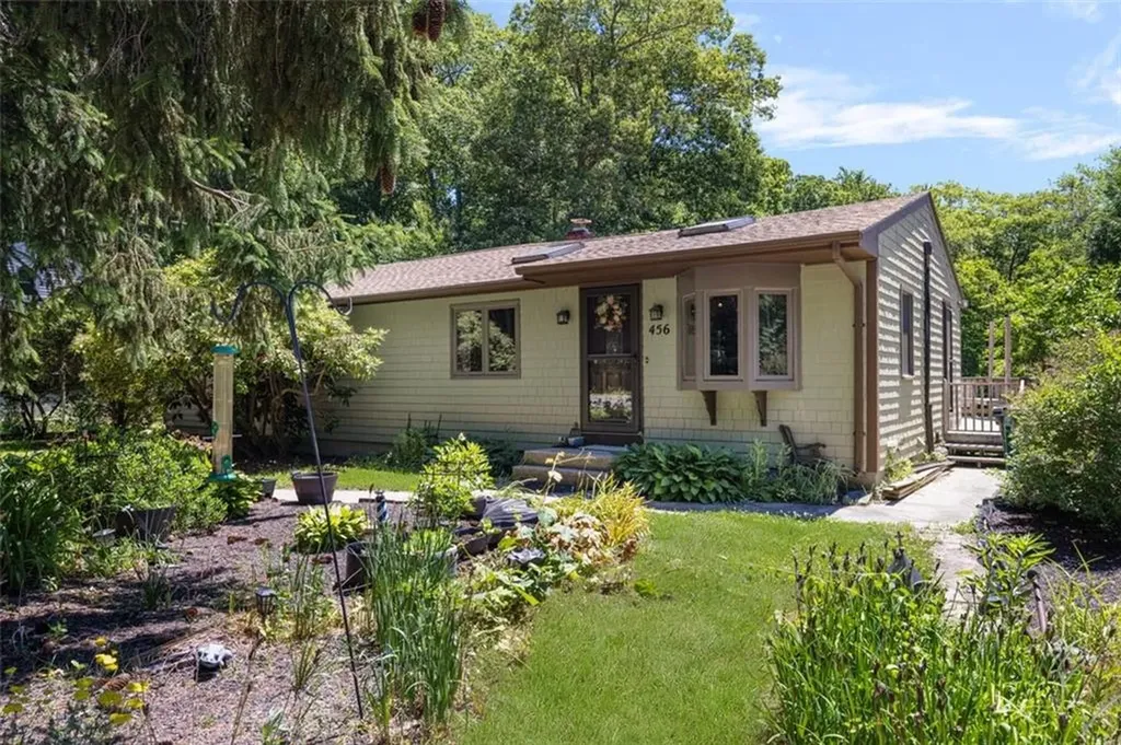 456 Rockland Road Scituate RI 02857