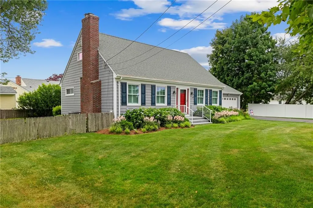 2 Redwood Court Warren RI 02885