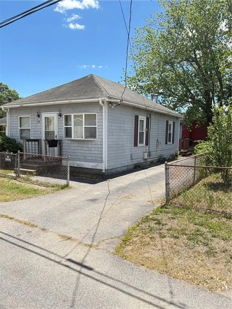 52 Kenway Avenue Warwick RI 02889