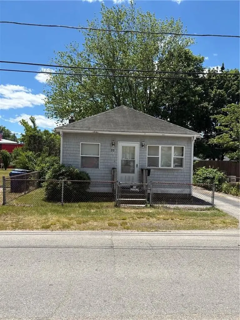 52 Kenway Avenue Warwick RI 02889