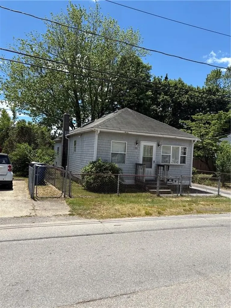 52 Kenway Avenue Warwick RI 02889