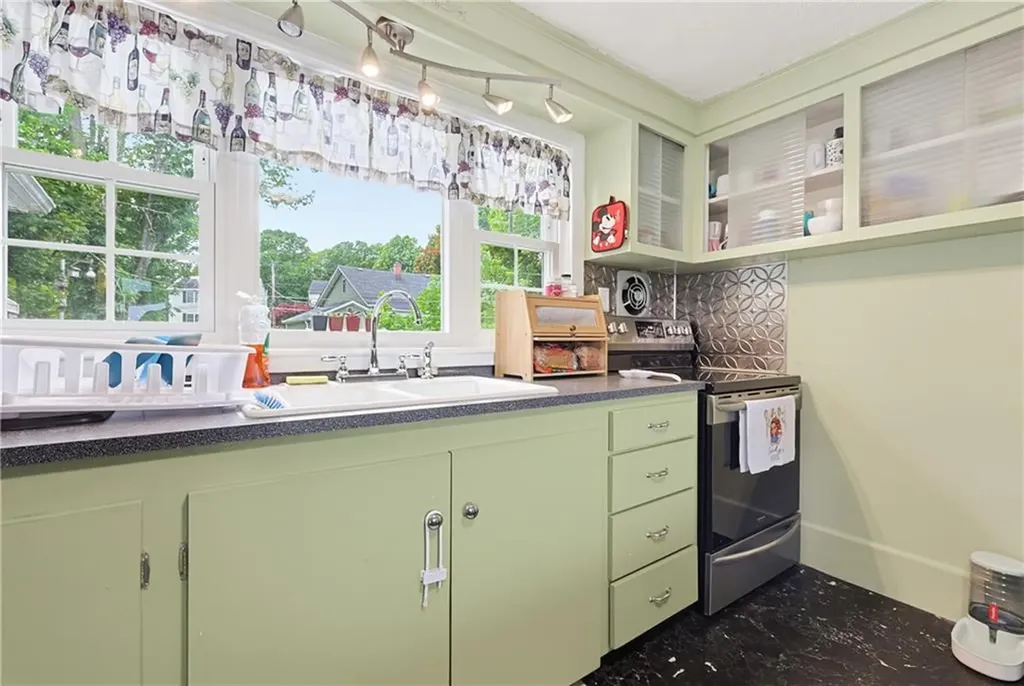102 Grace Avenue Woonsocket RI 02895