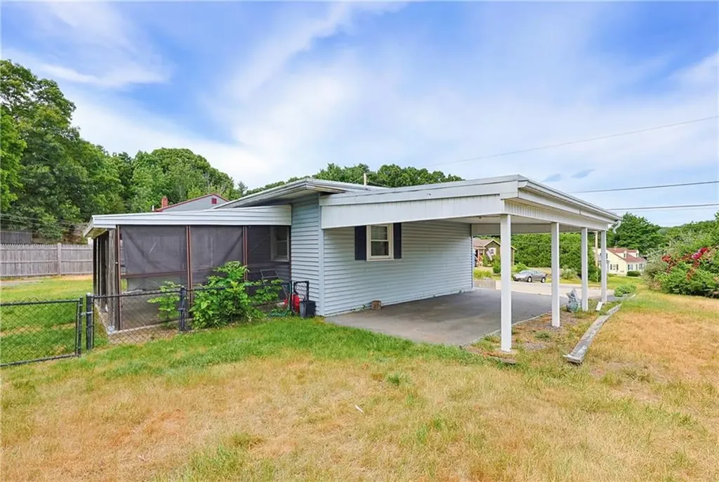 102 Grace Avenue Woonsocket RI 02895