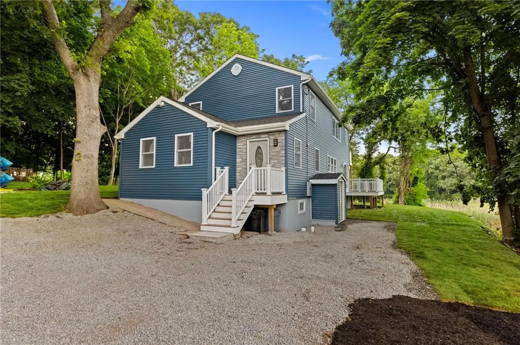 18 Pevear Avenue Warwick RI 02886