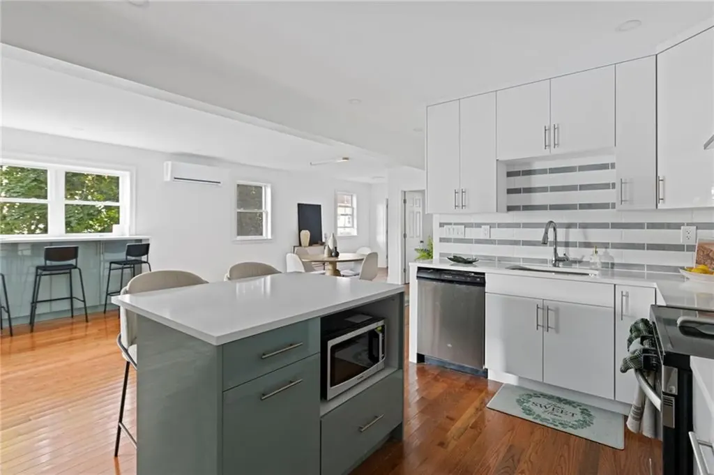 18 Pevear Avenue Warwick RI 02886