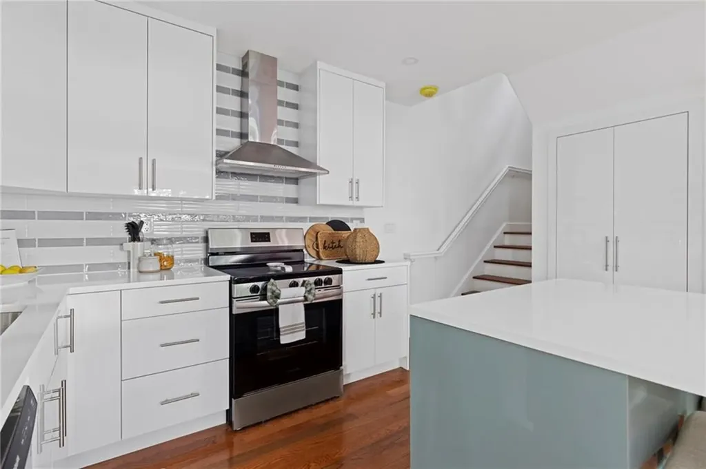 18 Pevear Avenue Warwick RI 02886