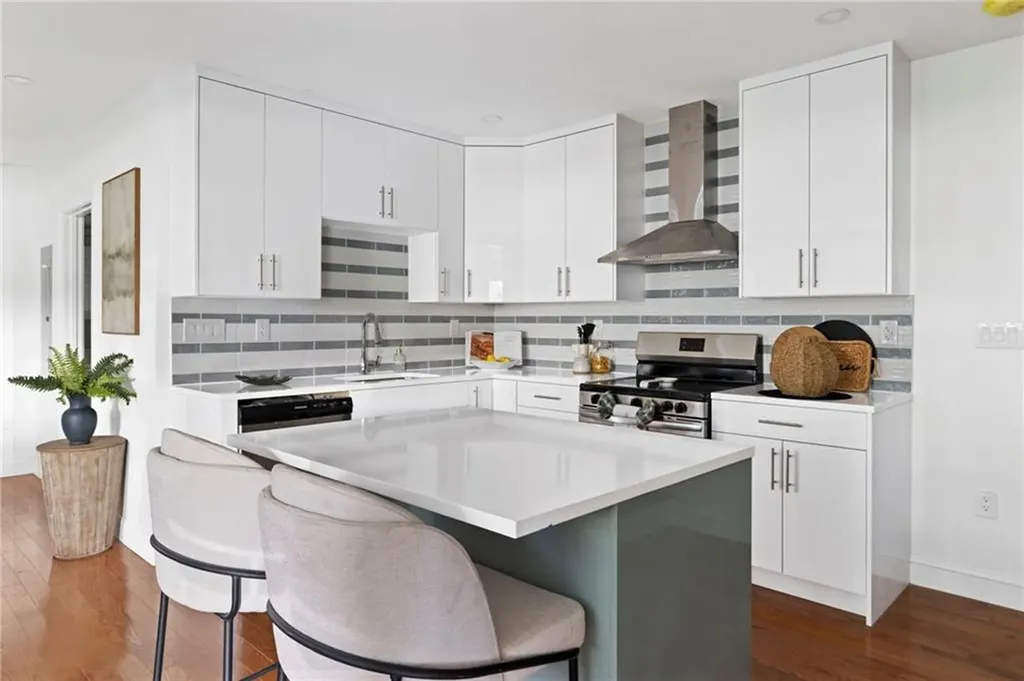 18 Pevear Avenue Warwick RI 02886