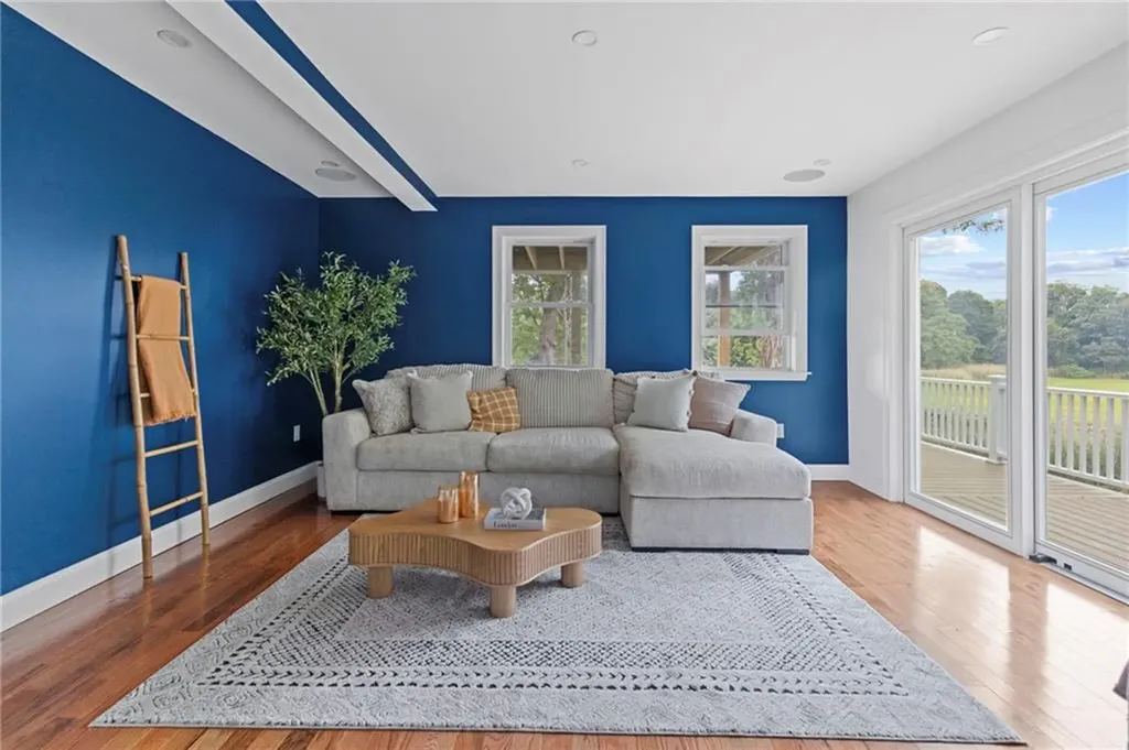 18 Pevear Avenue Warwick RI 02886