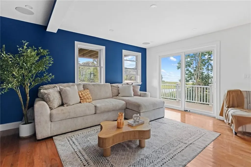 18 Pevear Avenue Warwick RI 02886