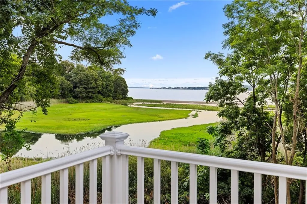 18 Pevear Avenue Warwick RI 02886