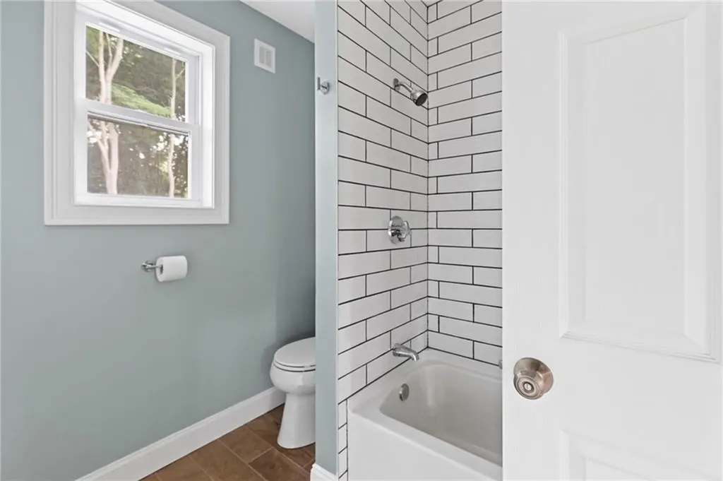 18 Pevear Avenue Warwick RI 02886