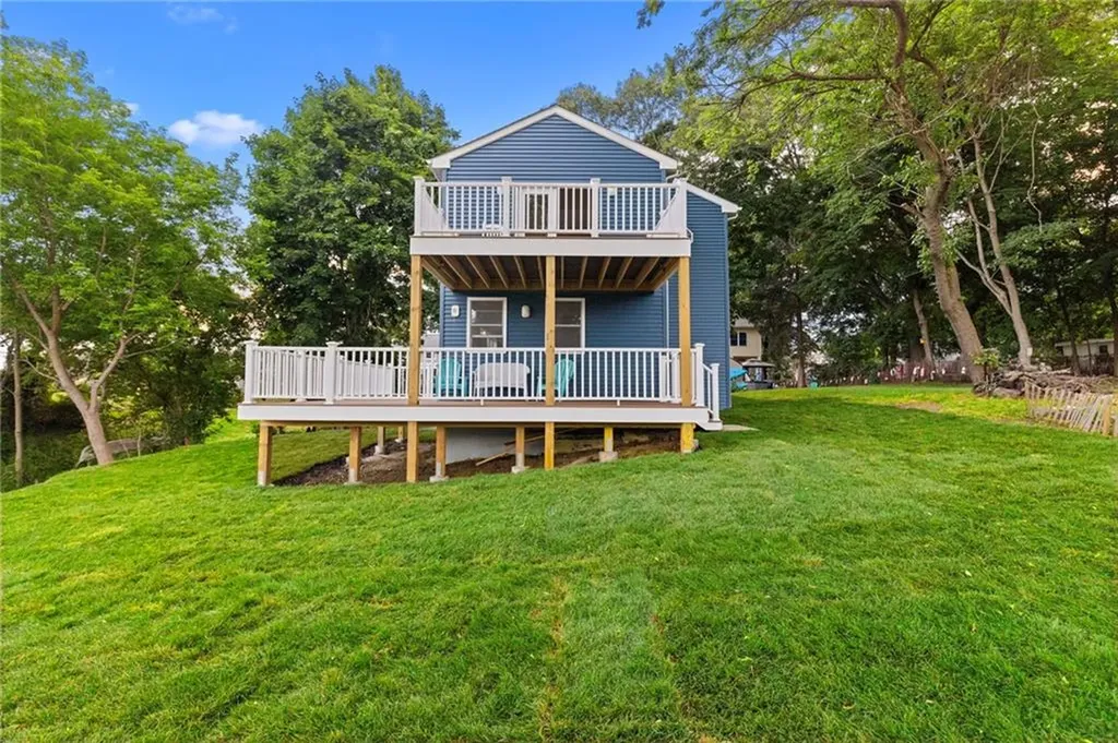 18 Pevear Avenue Warwick RI 02886