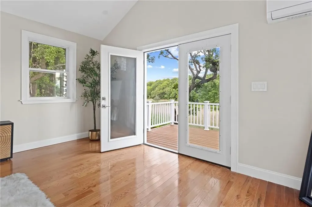18 Pevear Avenue Warwick RI 02886