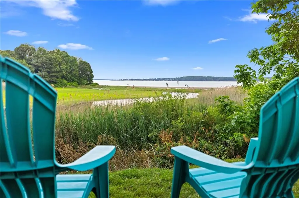 18 Pevear Avenue Warwick RI 02886