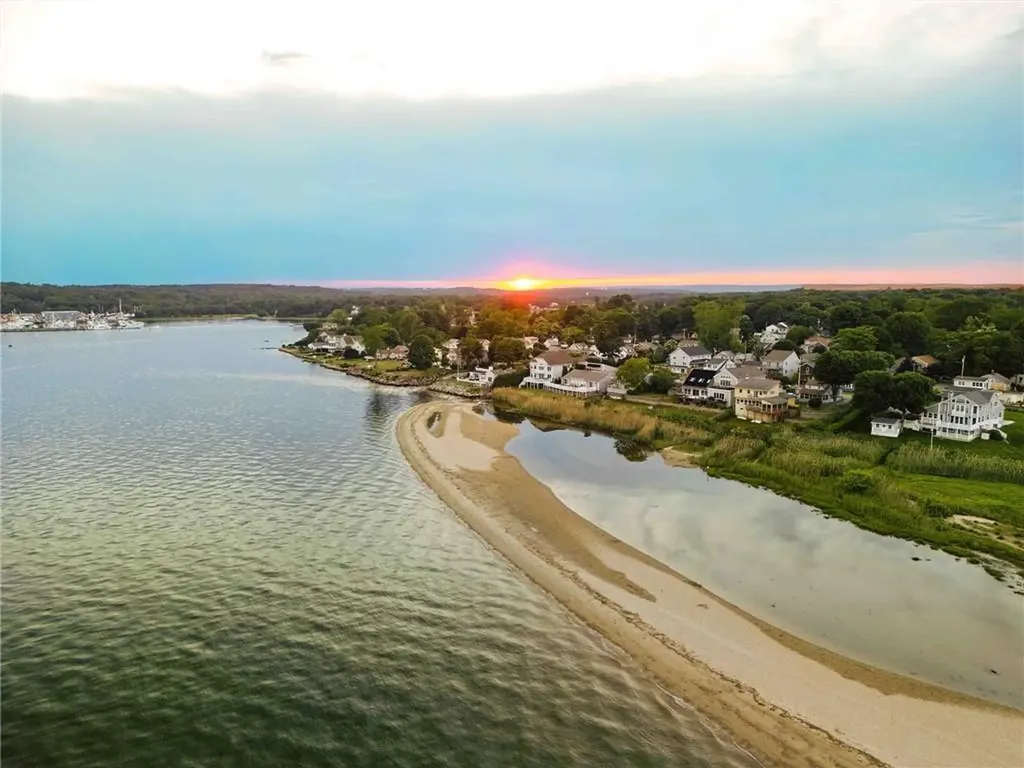 18 Pevear Avenue Warwick RI 02886