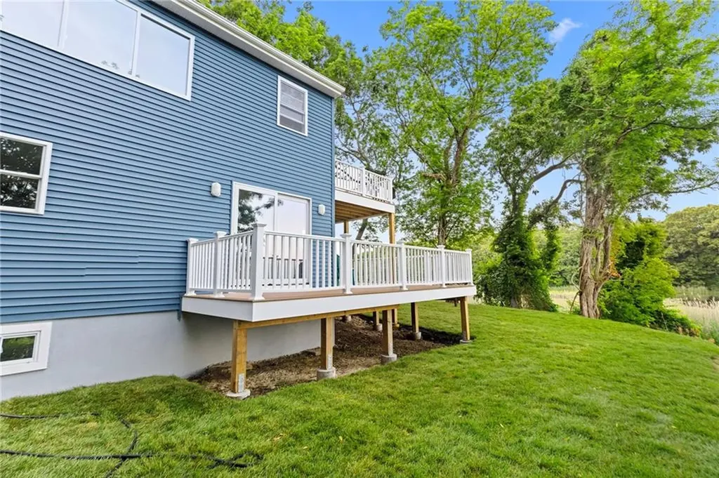 18 Pevear Avenue Warwick RI 02886